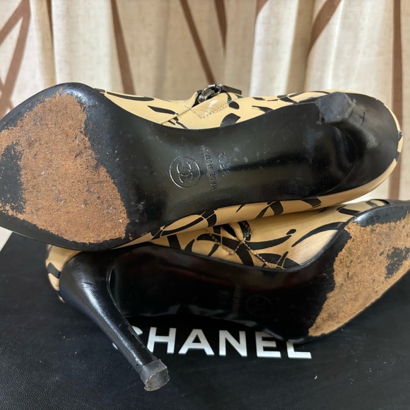 🆕 Chanel CC Runaway ankle boots👢 - Picture 11 of 13